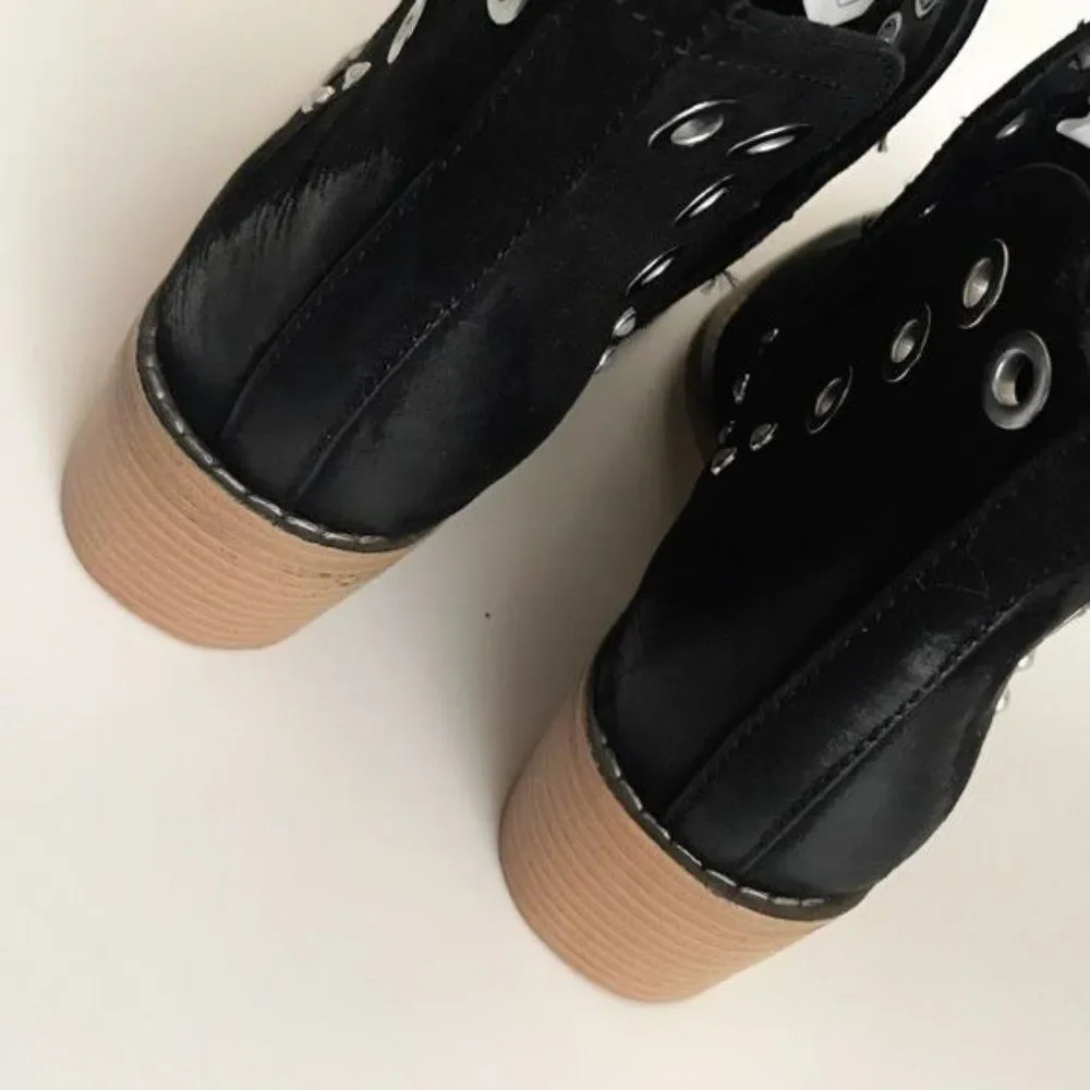 WANTED Western Rivet Grommet Ankle Boots Size 9 In Black NWOB